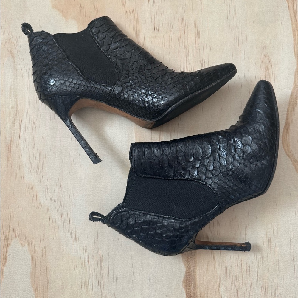 MANOLO BLAHNIK PYTHON Stiletto Ankle Boots Size 38 Mob Wife Maximalist Lux Boot - Picture 4 of 12